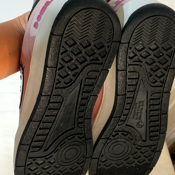 NWT Hello Kitty size 10 ladies sneakers, tennis shoes. Final Price Drop (F) - Picture 4 of 6